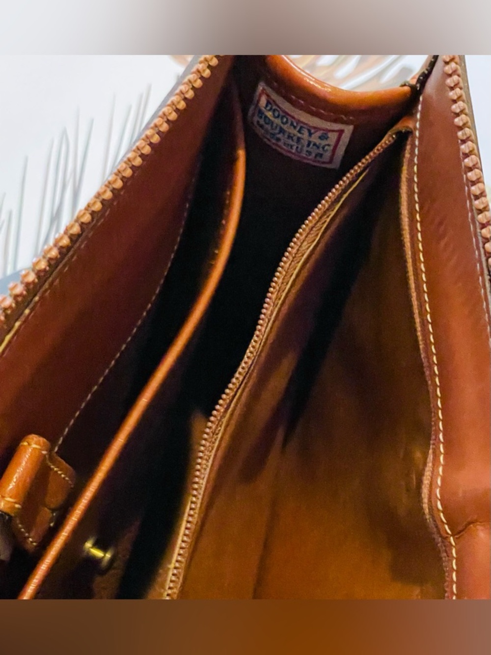 vintage Dooney & Bourke All-Weather Leather crossbody bag - Picture 12 of 12